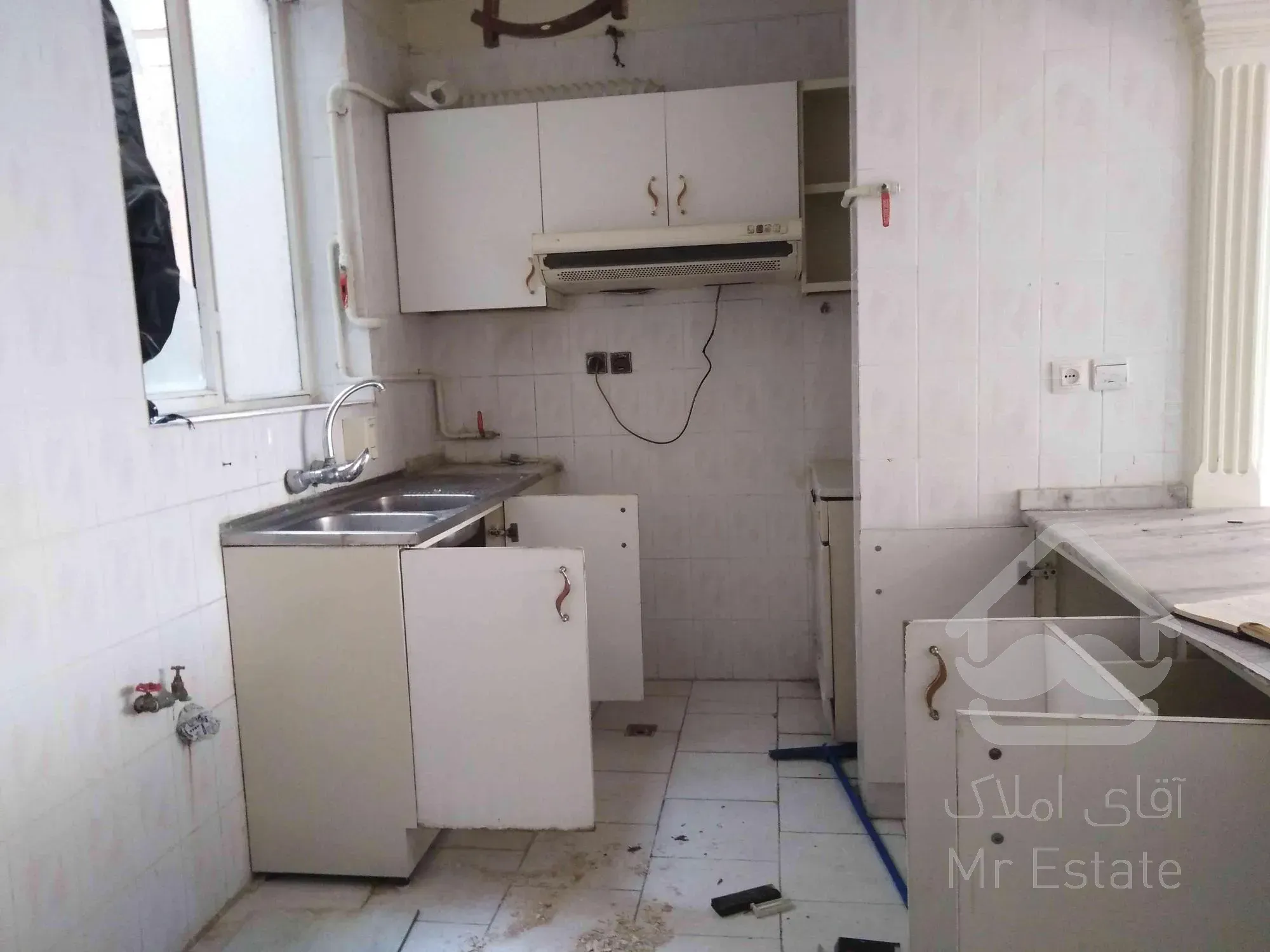 * 95 متر *دو خواب* در بلوار اباذر *