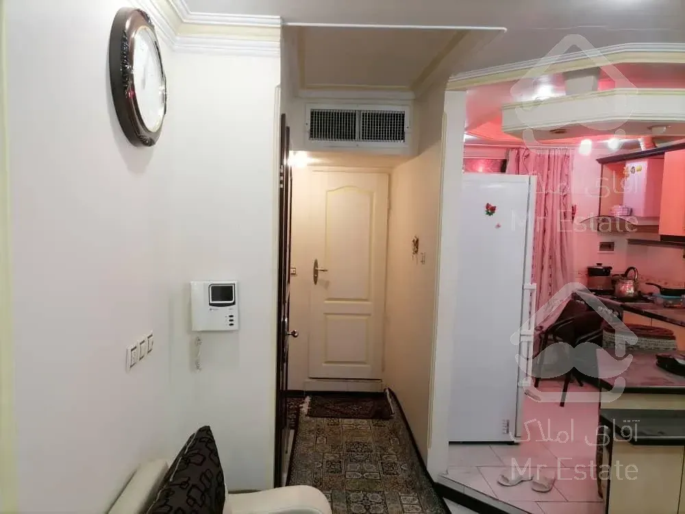 62متر/2خواب/ابتدای مالک اشتر/پارکینگ دار