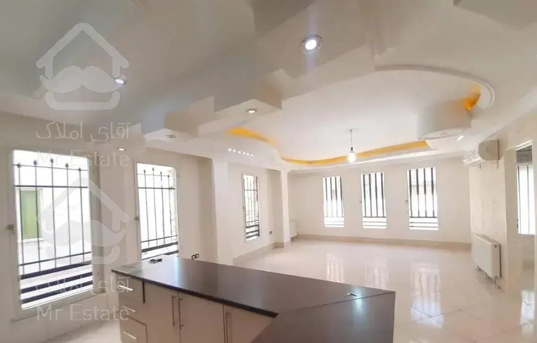 ۹۰متر۲خواب/طبقه اول/۷۰مترحیاط/پارکینگ سندی/۱۱شرقی