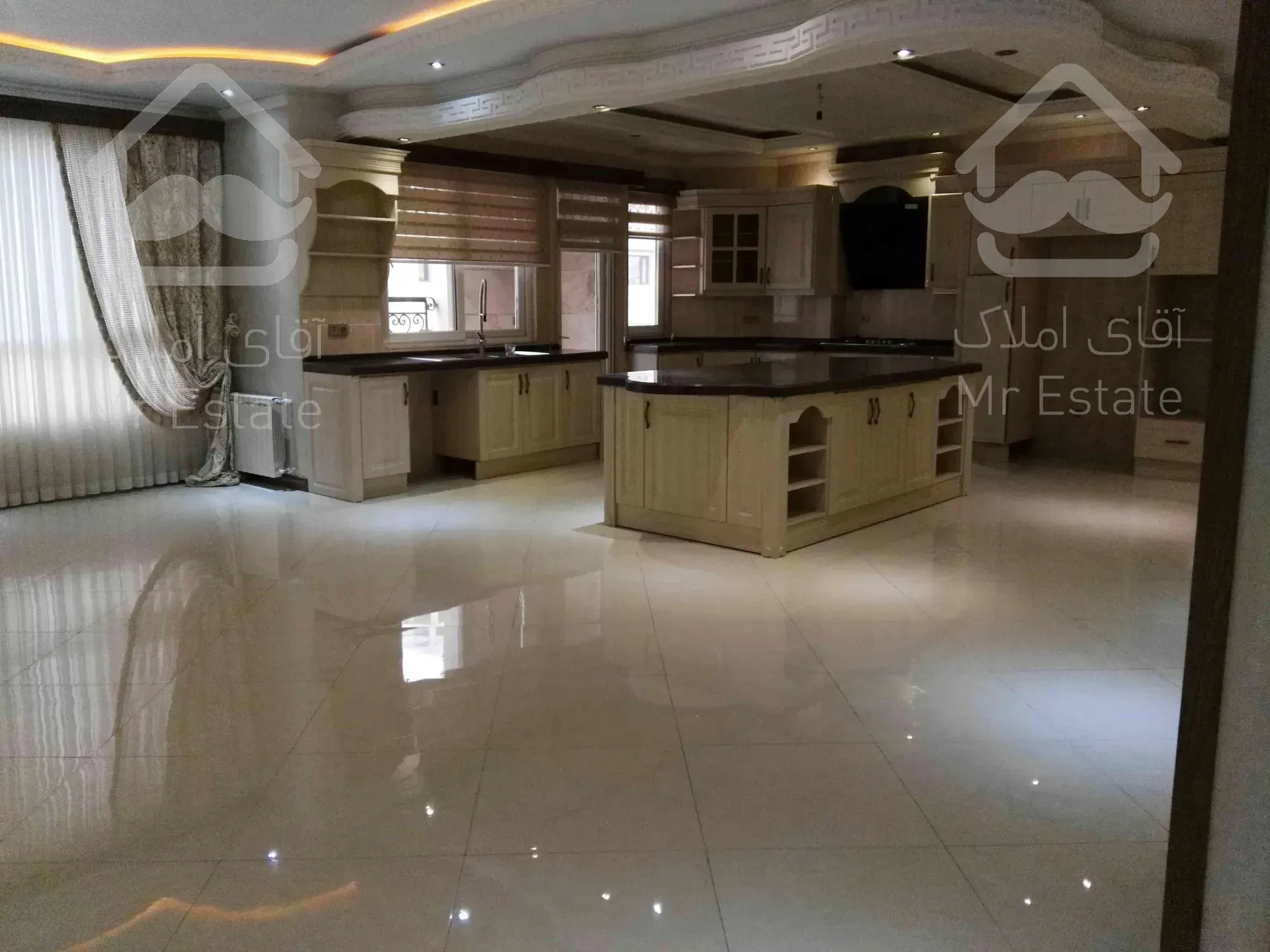 ۲۵۰ متر تکواحدی  شمال کاشانی