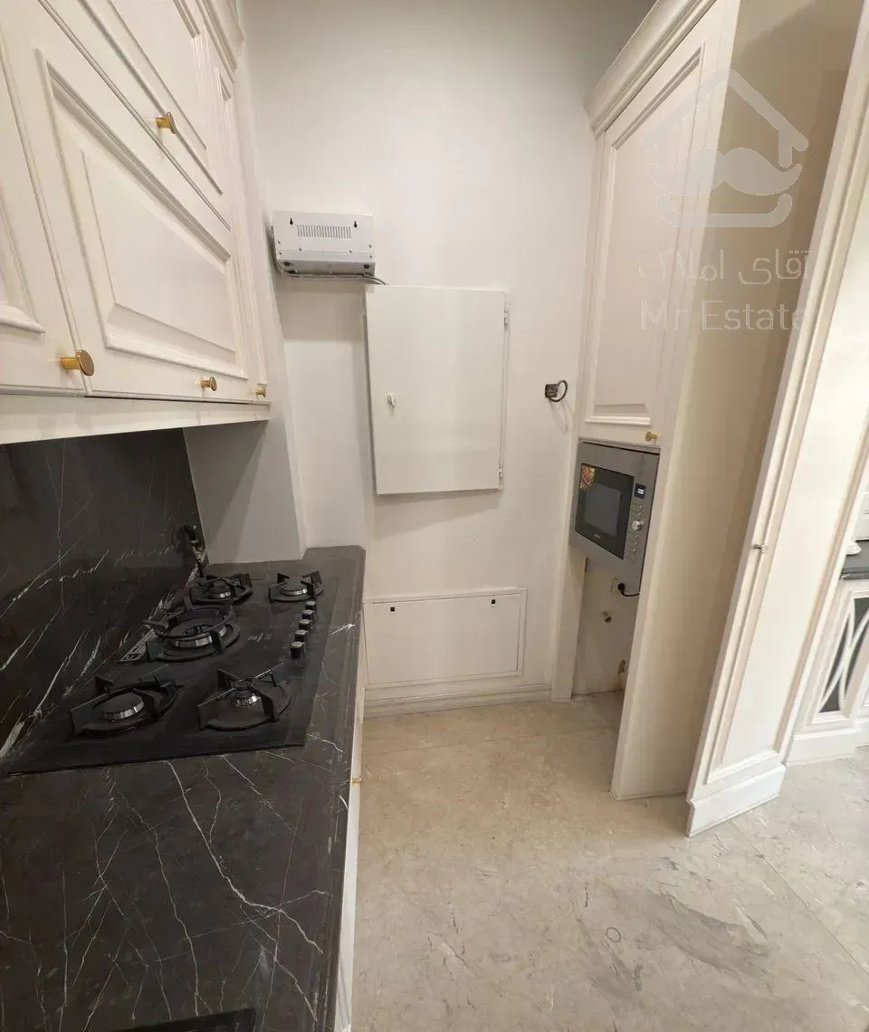 ۲۵۰ متر طبقه پنج ویو باغ ملک فول بازسازی مدرن