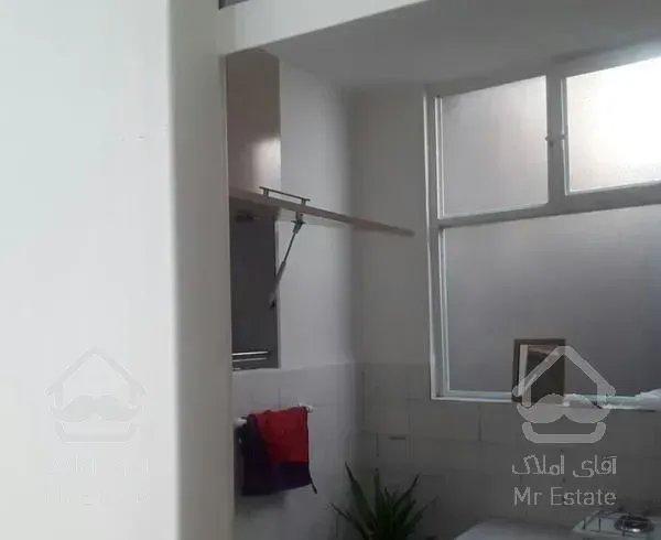 آپارتمان دارای سه اتاق و یک حال و یک پذیرایی زیبا