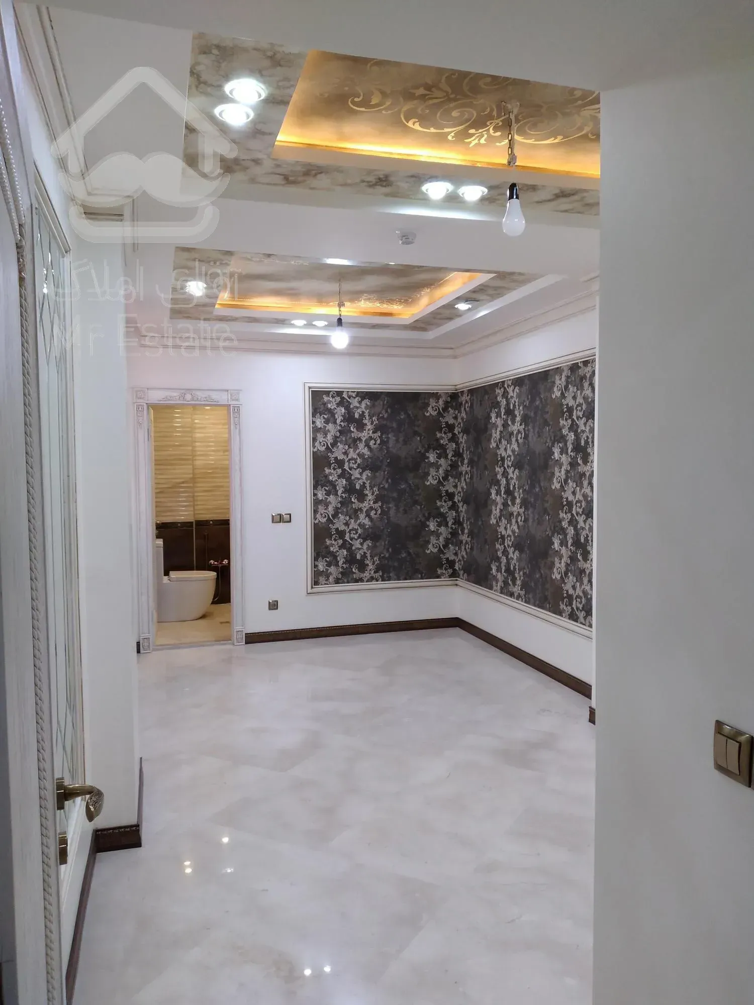 فروش اپارتمان تک واحدی ۲۴۰متری در ایت الله کاشانی