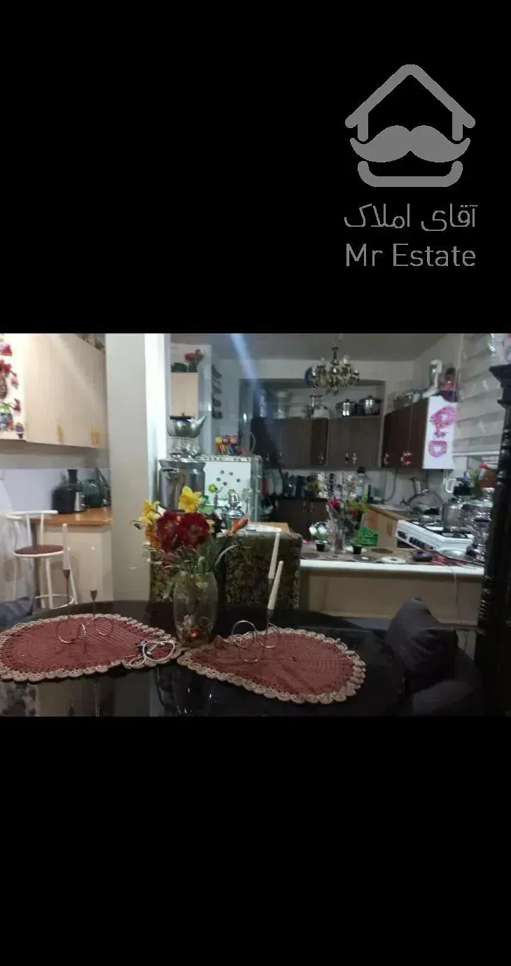 اپارتمان سند منگوله دار و دارای ۵ واحد میباشد