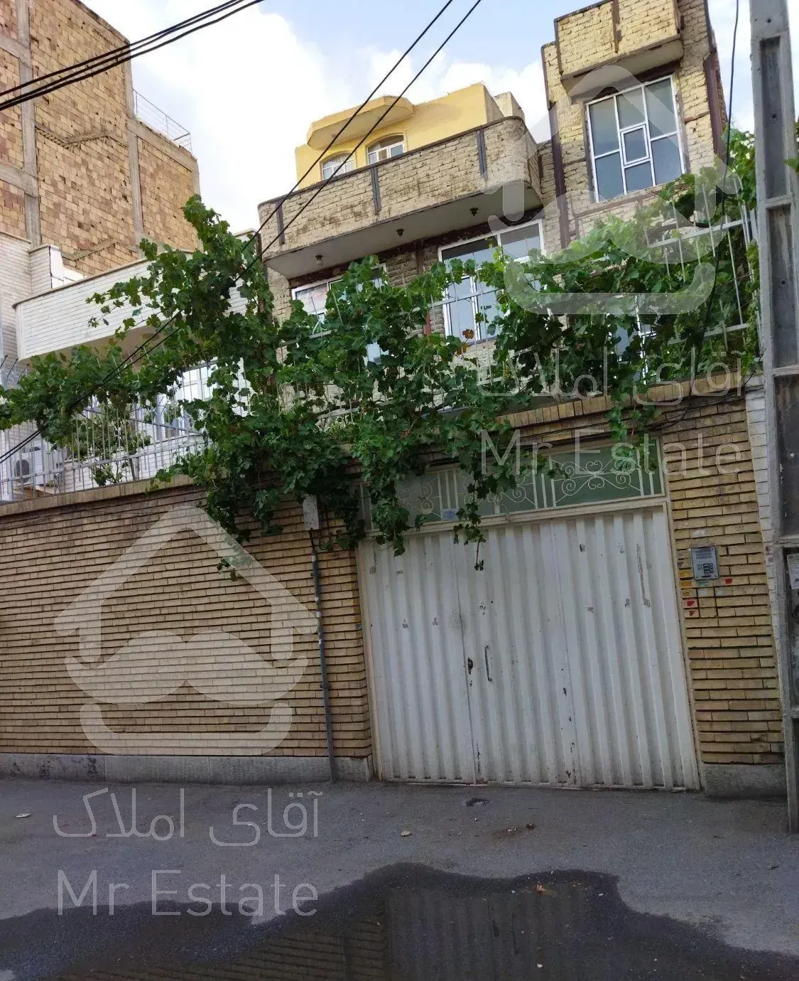 حیاط ویلایی سه طبقه دامپزشکی آخونی ورزش