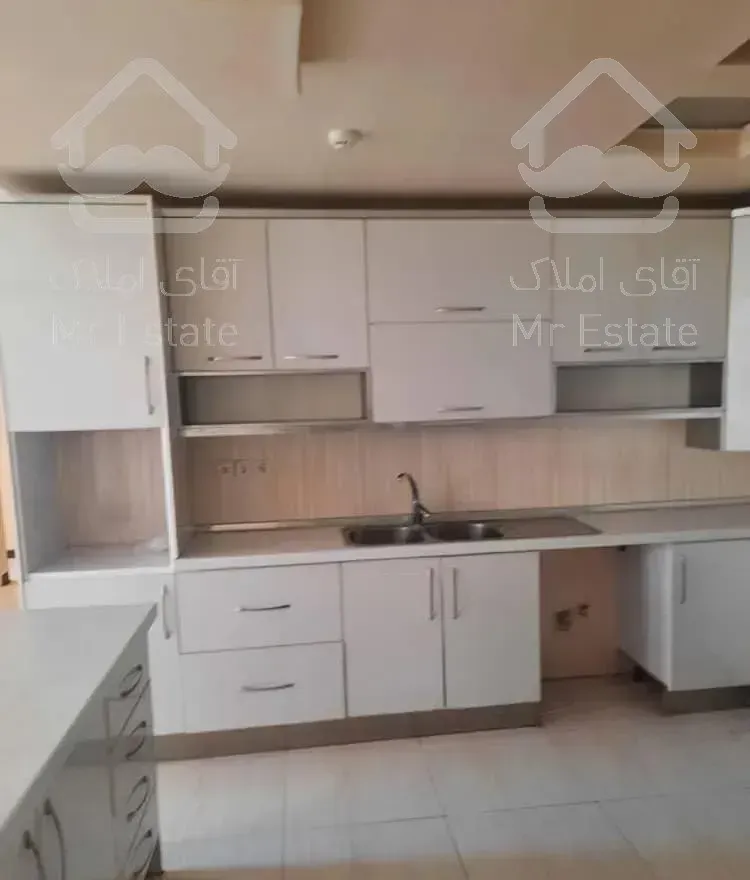 آپارتمان سه خواب میدان دریاچه