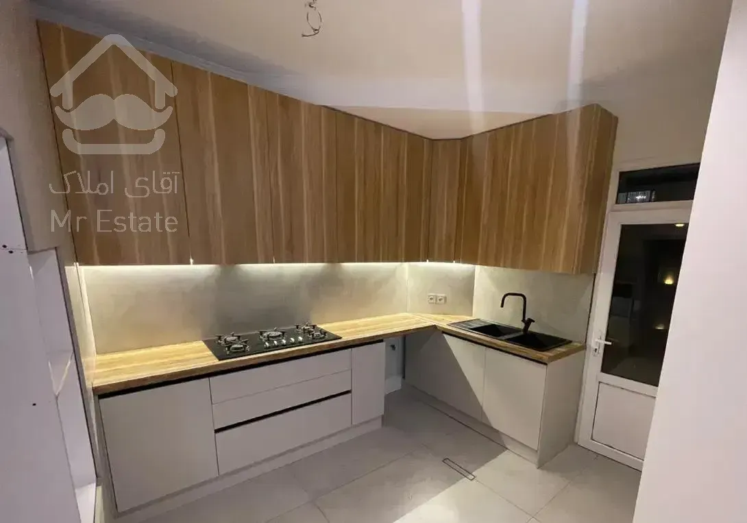 ۶۰ متر ، نقلی ، فول ، ۸ ساله ، پارک تهران ویلا