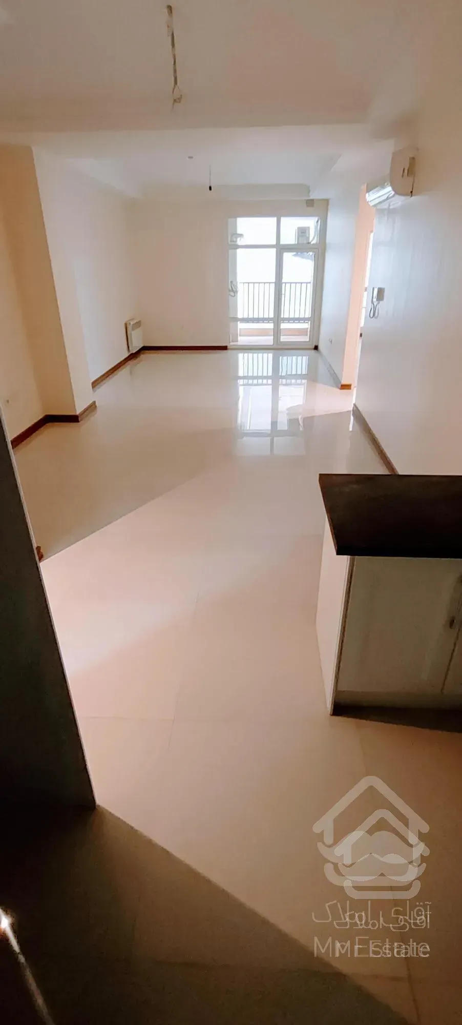 ۹۵ متر ، سالن قدی پرده خور ، کلید نخورده