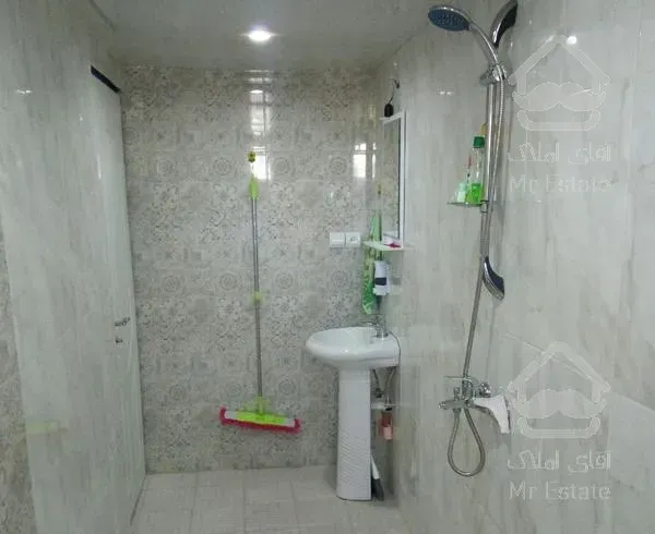 پانصد متری.دارای استخر.سنقرآباد.قابل معاوضه