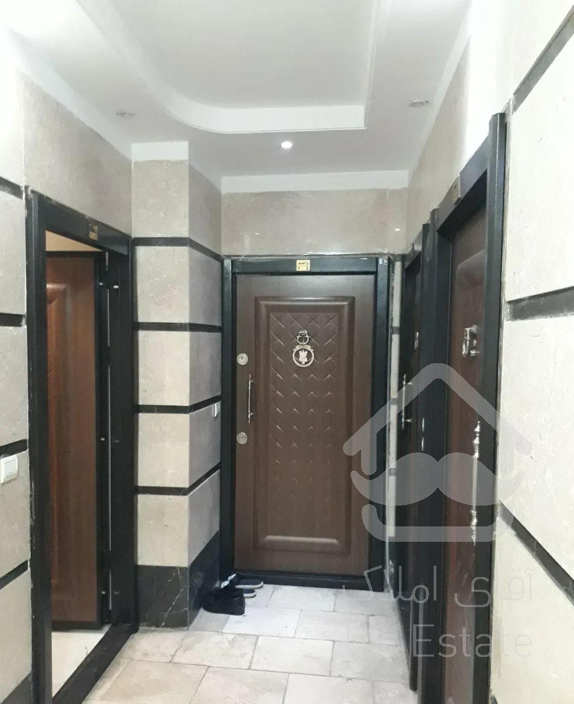 آپارتمان ۸۴ متری دو خواب با حیاط خلوت و بالکن