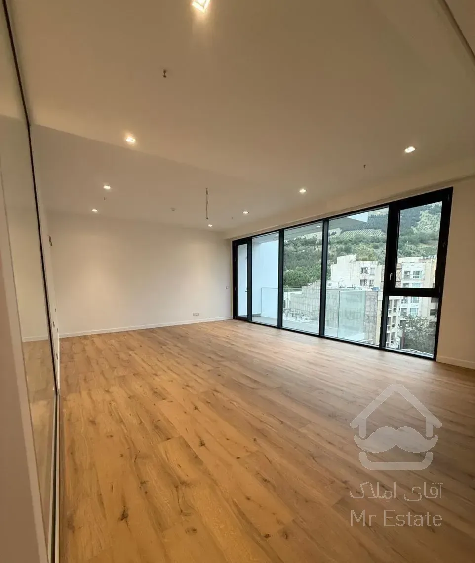 آپارتمان ۱۵۰ متری کامرانیه مشاعات دار