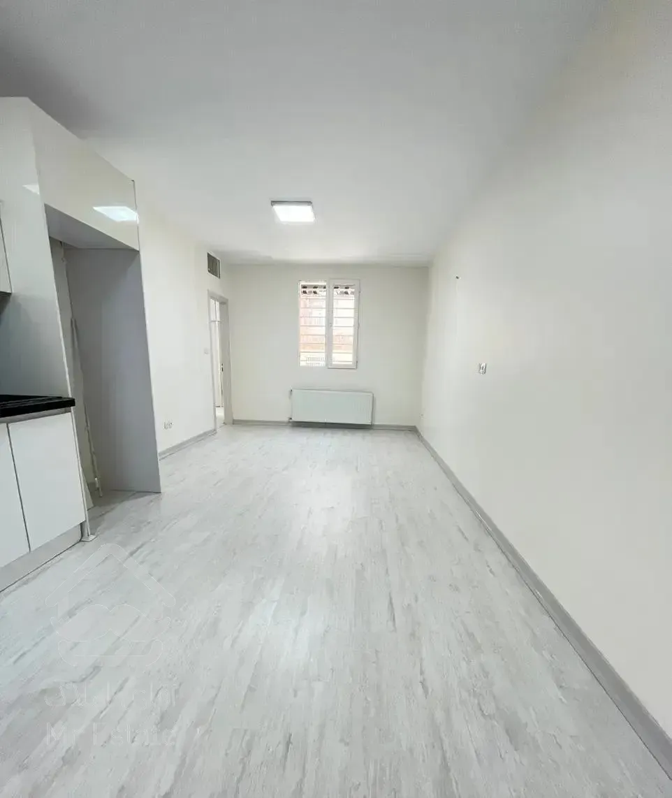 ۵۰ متر/ سالن پرده خور/ غرق نور