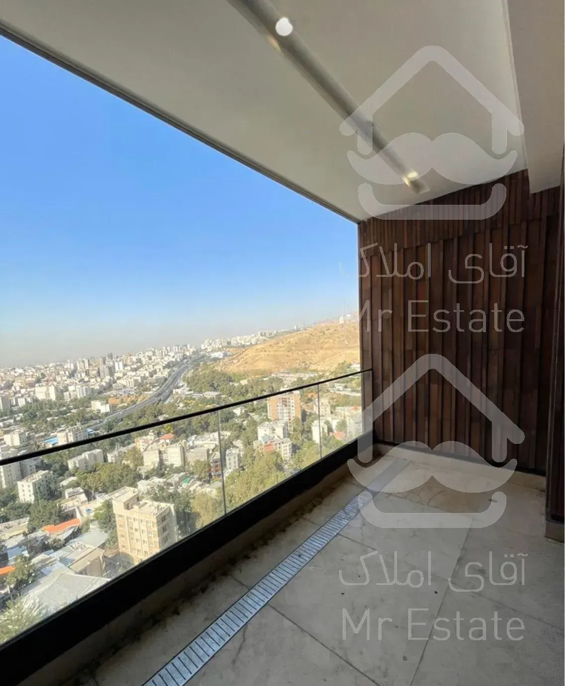 واحد ۱۹۱ متری طبقه دهم برج باغ کوروش