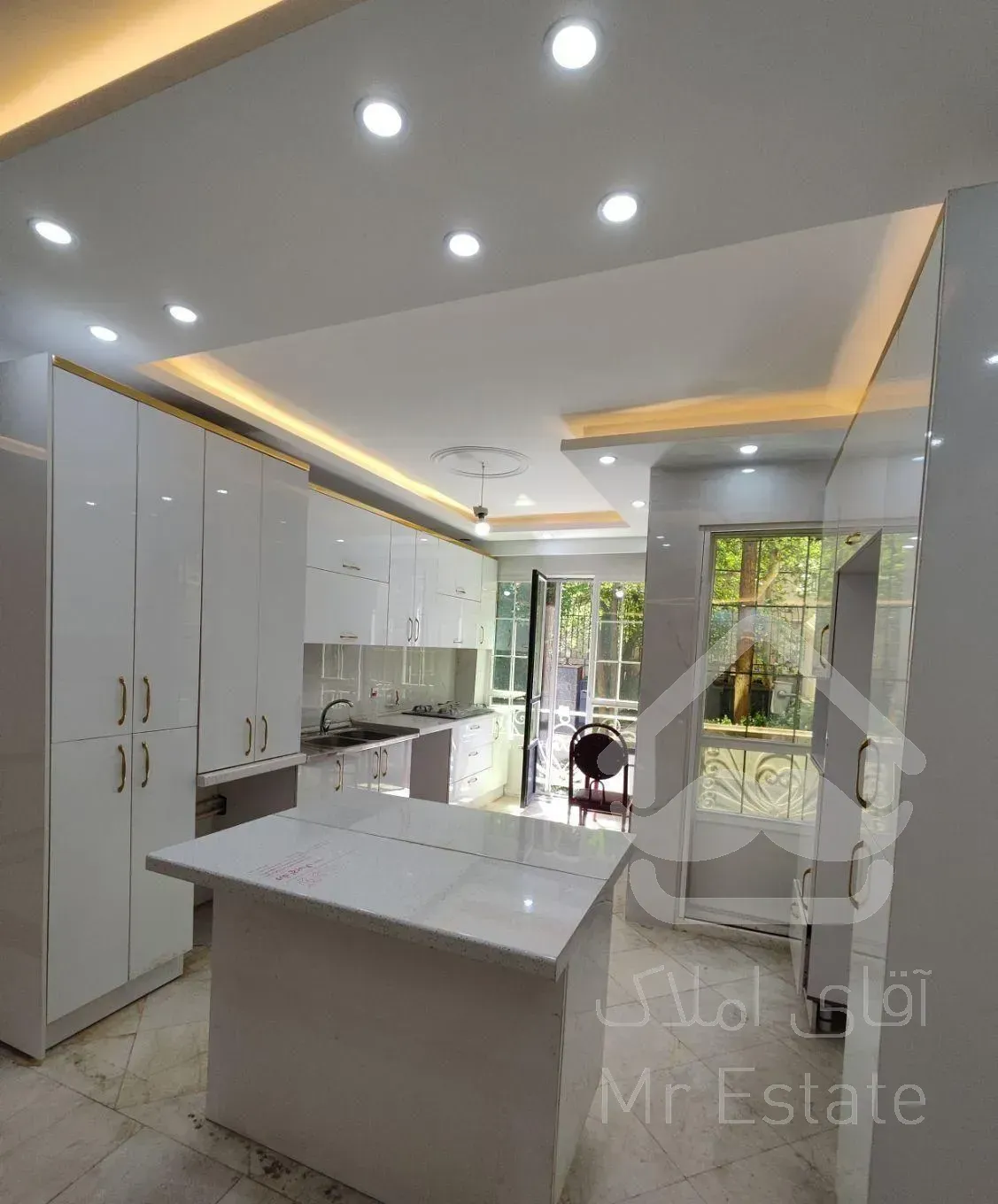 سهروردی شمالی ۱۰۰ متر ۲ خواب هویزه