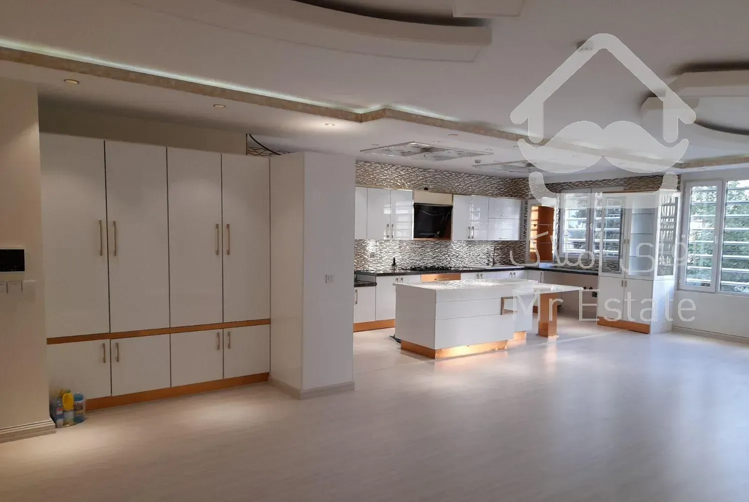 منیریه ترجمان جنوبی ۱۷۰ متر ۳ خواب