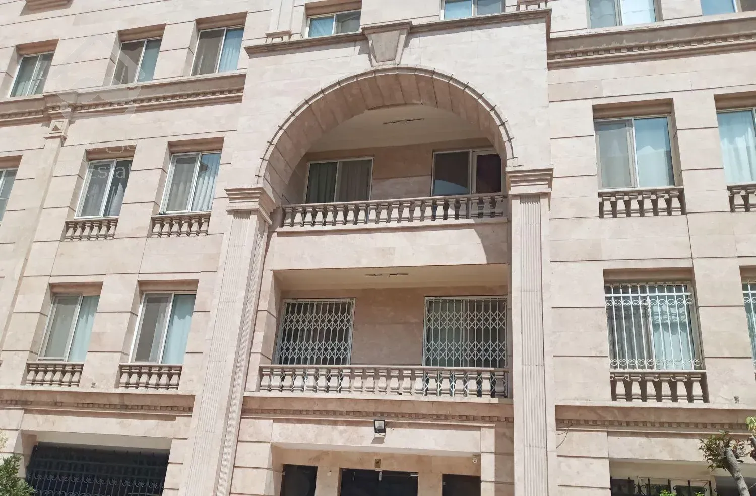 ۸۵ متر ۱۰ سال اباذر مهران سالن پرده خور زیر قیمت