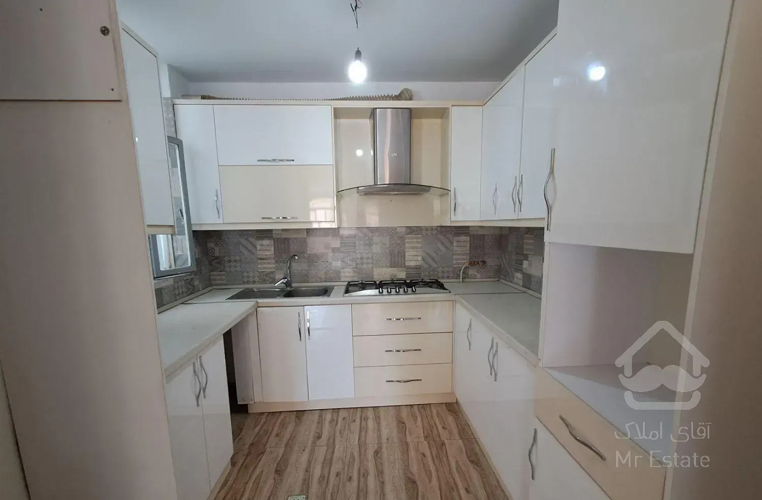 گیشا ۱۰۰ متر ۲ خوابه ۱۸ ساله (فایل شخصی)