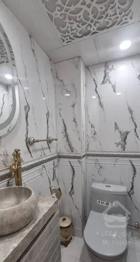 ۸۵ متر/۲ خوابه /فول امکانات/پارکینگ غیرمزاحم