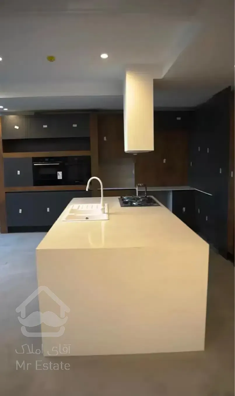 سجاد گویا ۲۰۰متر سازه مینیمال بدون مشابه