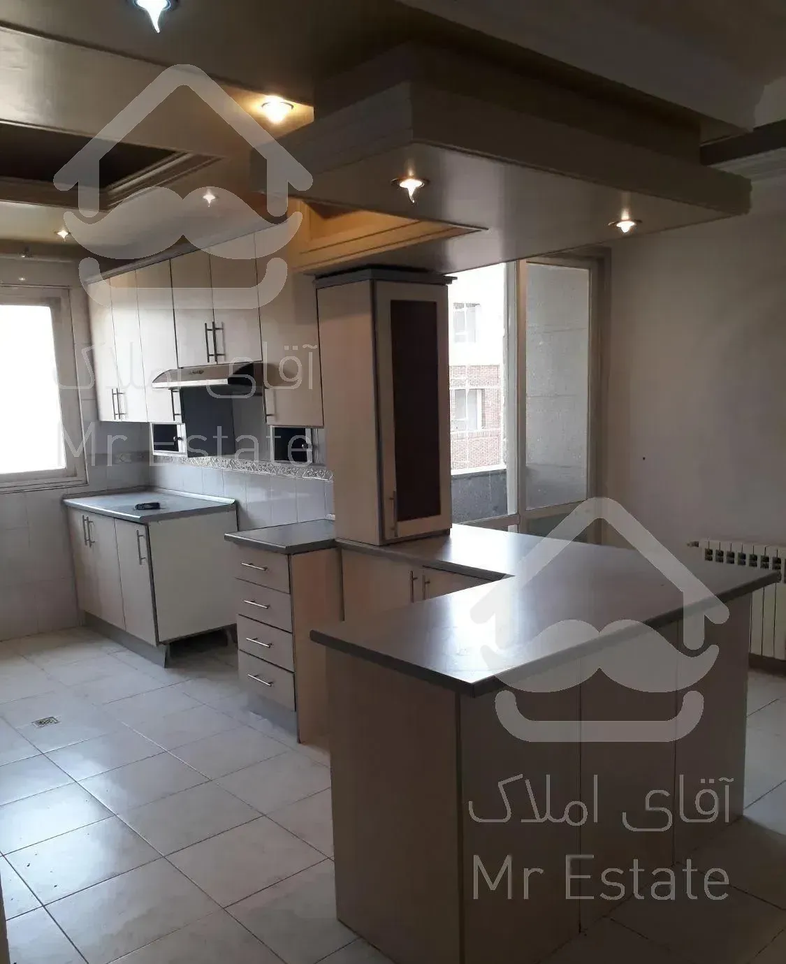 115 متر دو خوابه  با پارکینگ  (مطهری *لارستان )