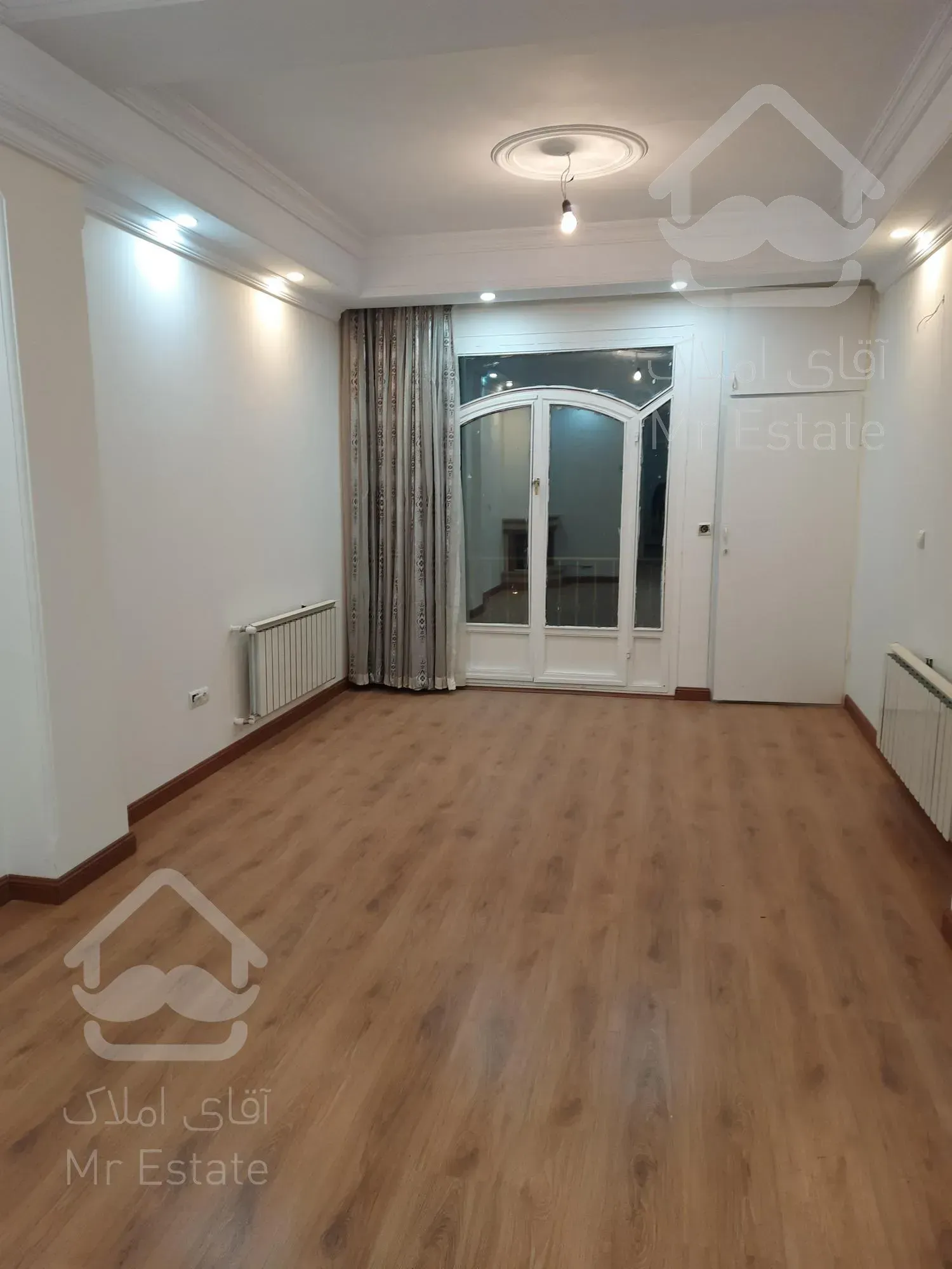 فروش ۵۹متری تراورتن سالن پرده خور