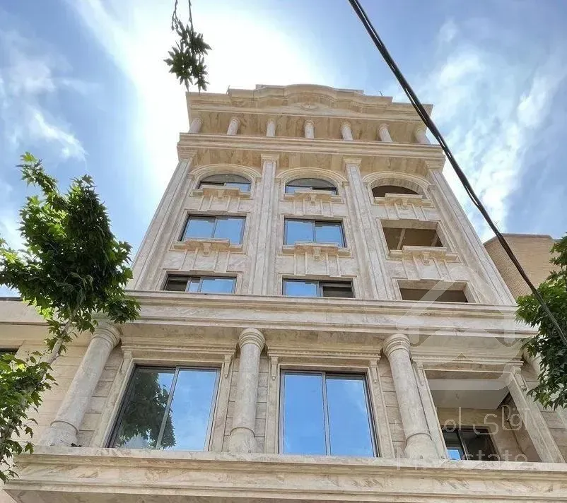 ۲۲۰ متر صفر + ۱۰۰ متر حیاط اختصاصی