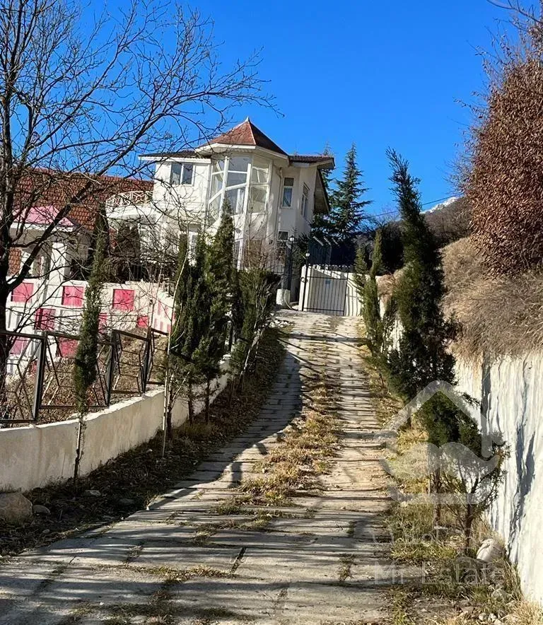 ویلا تریبلکس ۴۰۰متری فول فرنیش تنکابن جاده دوهزار