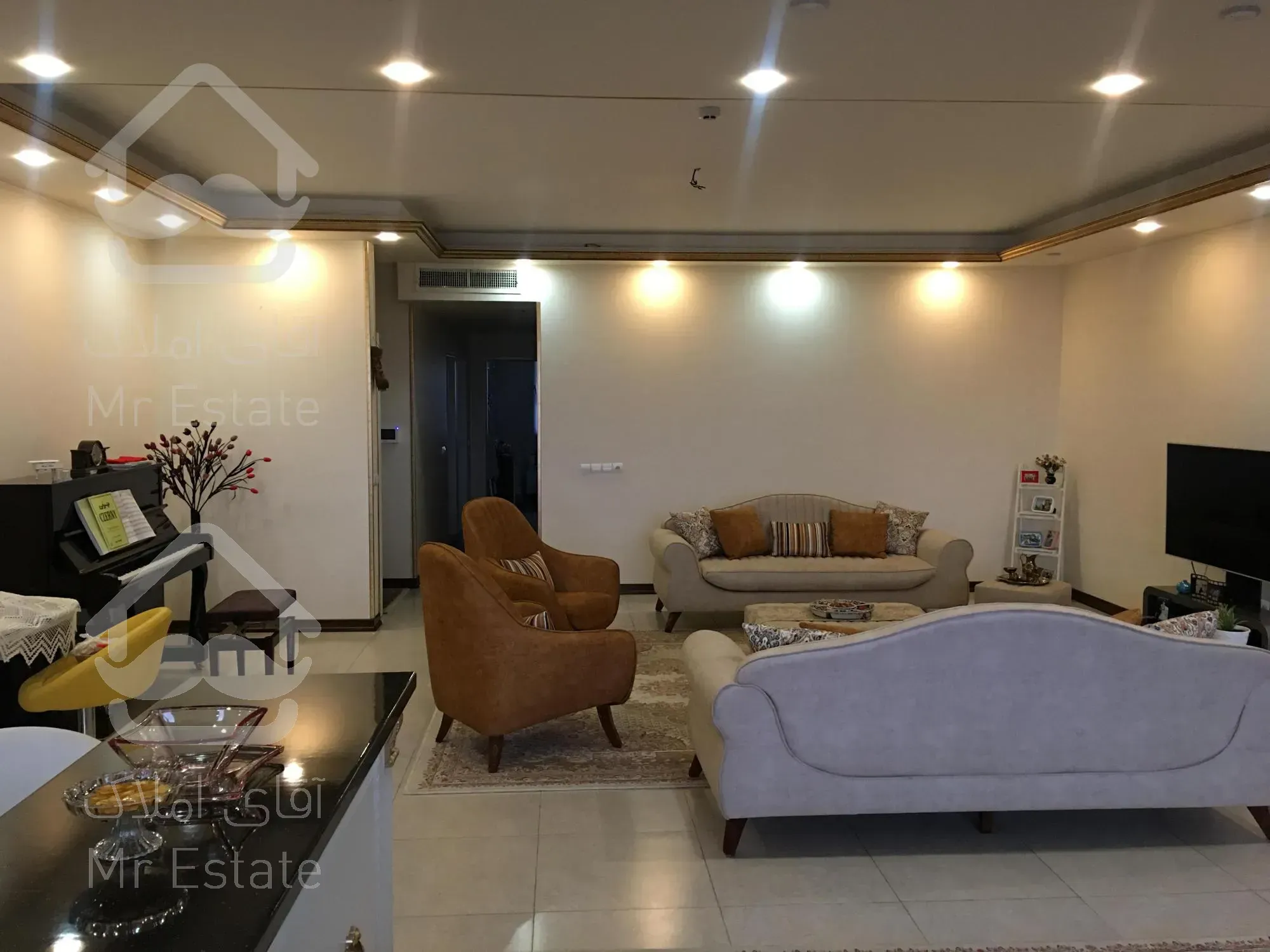 آپارتمان ١٥٠متري سه خواب تميز