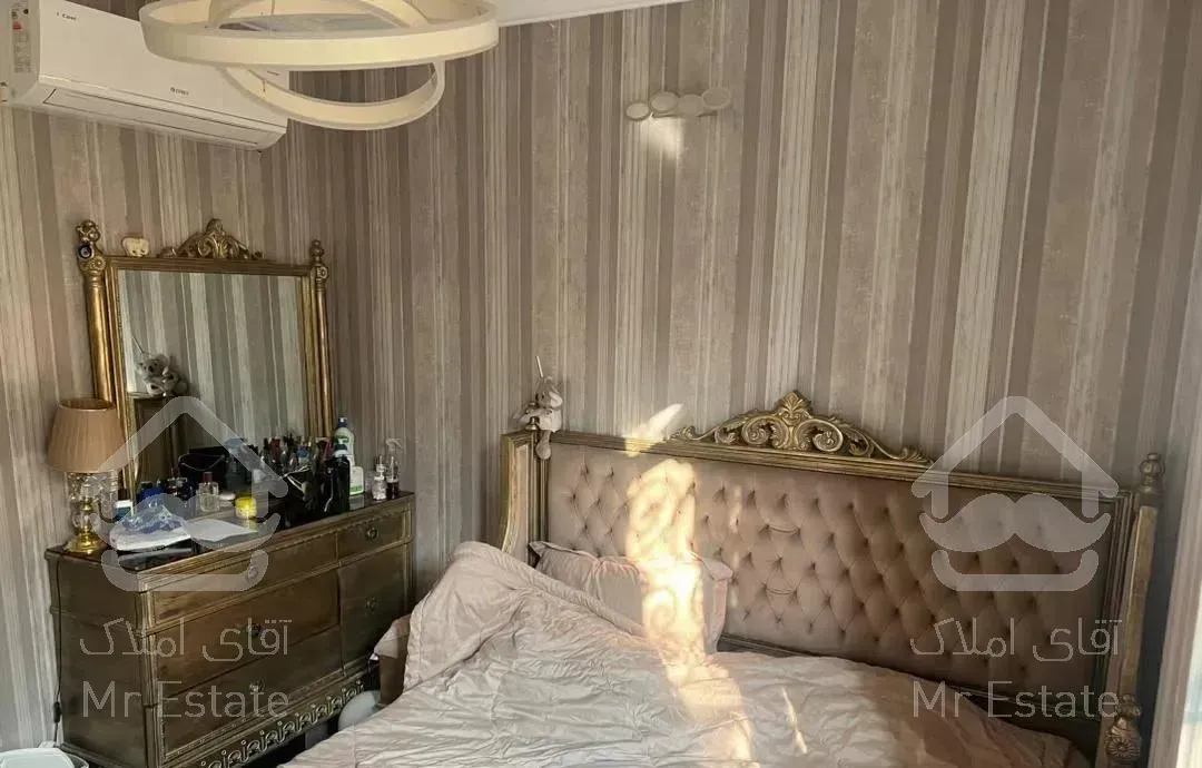 به همراه حیاط شخصی و کاملا بازسازی شده