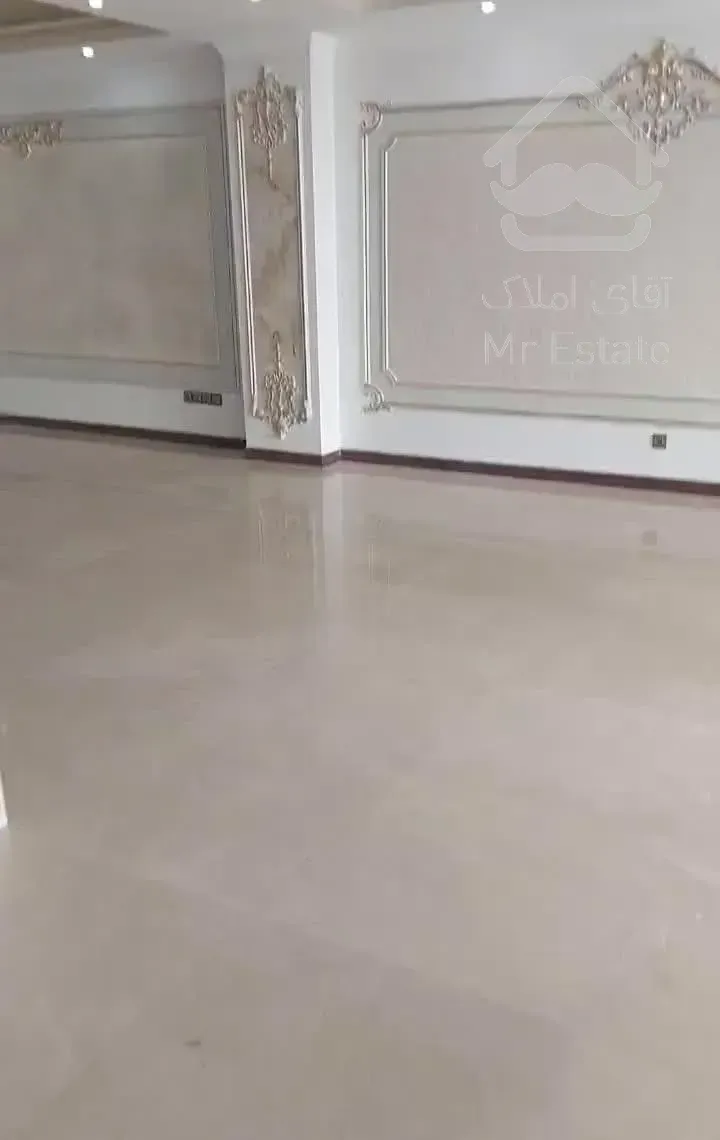 ۱۹۳ متری شاهین نوساز کلید نخورده