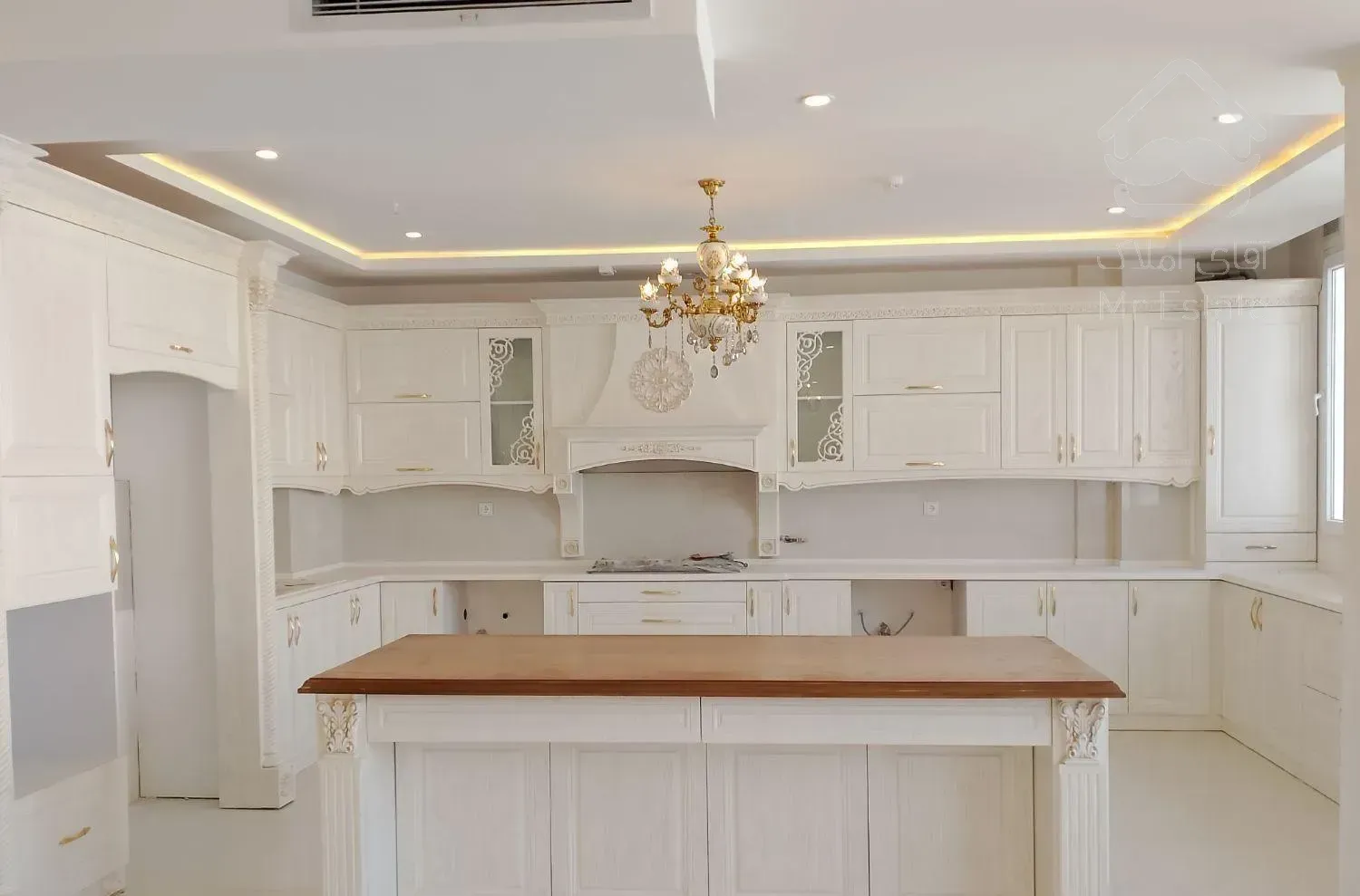 فروش واحد ۱۶۳ متری بلوار جلال سازه کلاسیک