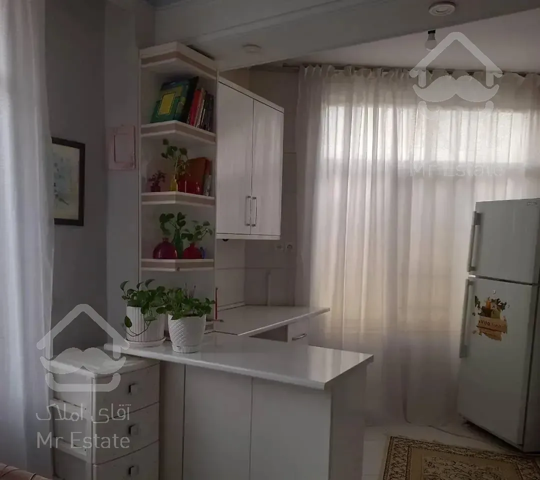 آپارتمان تمیز  فقط دو طبقه میباشد