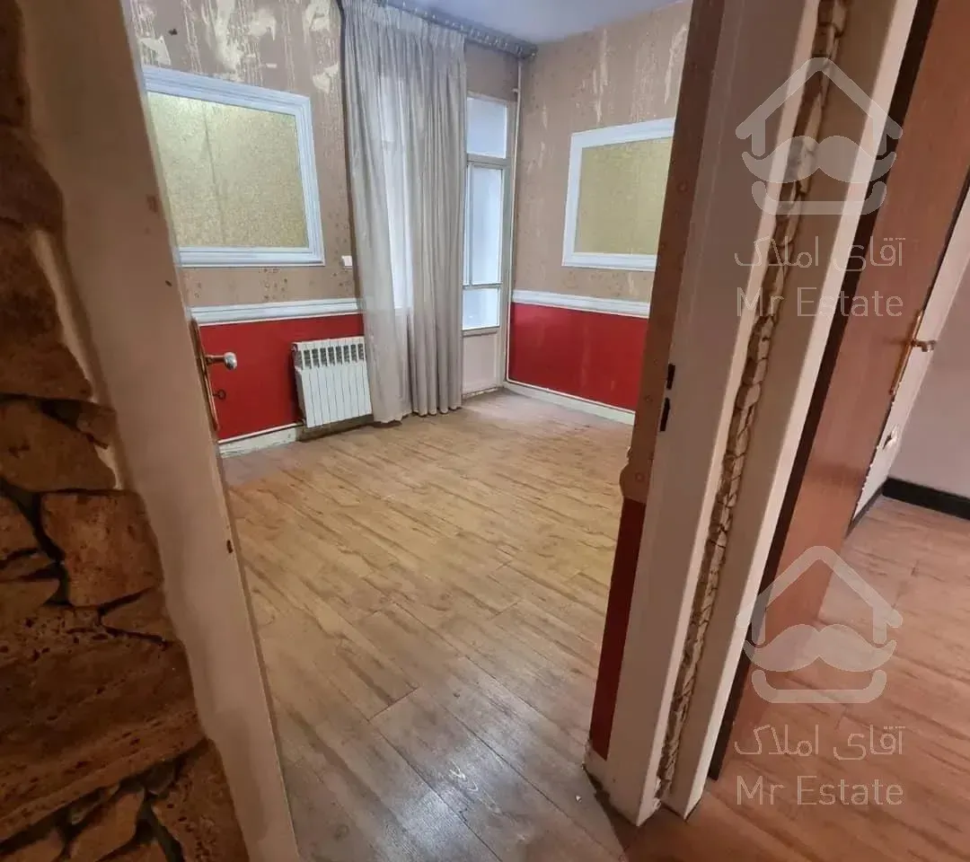 ۷۲ طبقه اول متر میدان ولیعصر با امکانات فول و شیک