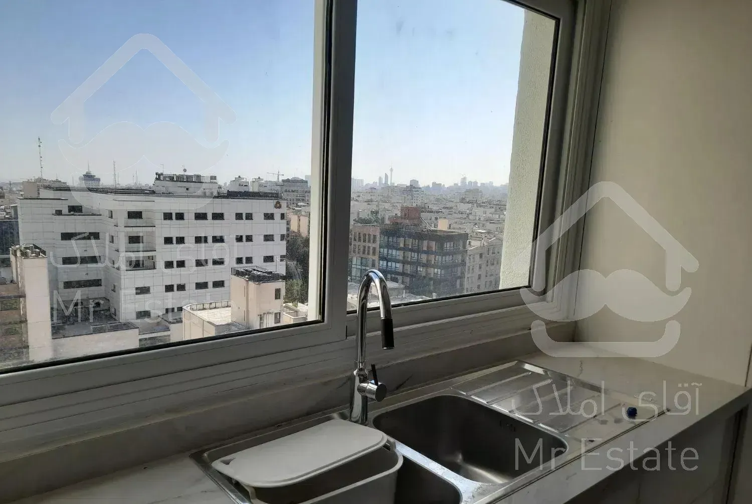 ۱۸۰ متر پاسداران