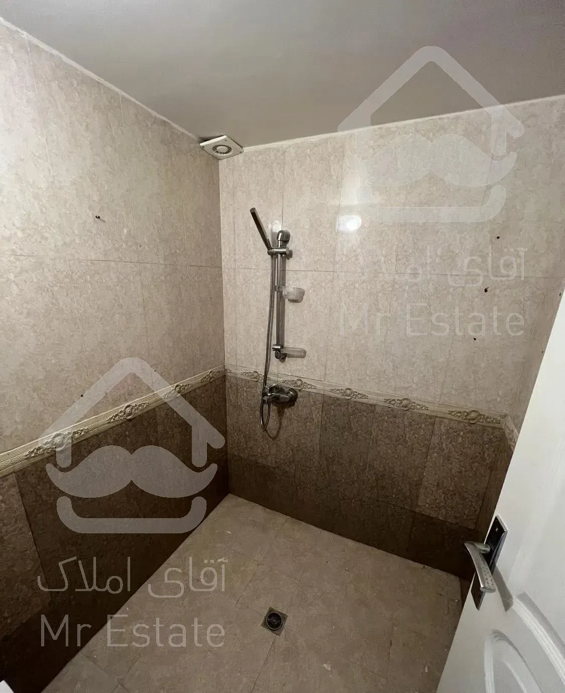 خ فرجام بلوار اردیبهشت ۸۱ متر (ویلایی)