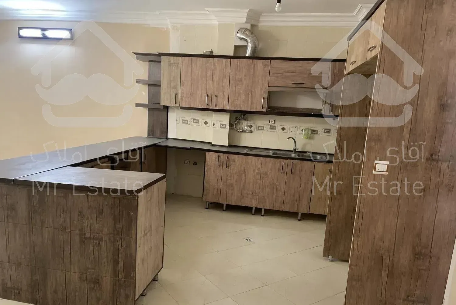 واحد ۱۰۰ متری بدون مالک  تخلیه (دالاوران -نخل)