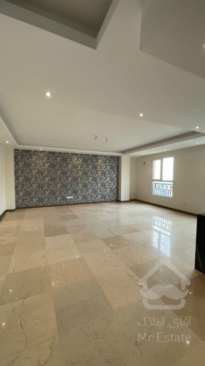 ۹۵ متر به همراه ۴ پارکینگ اختصاصی