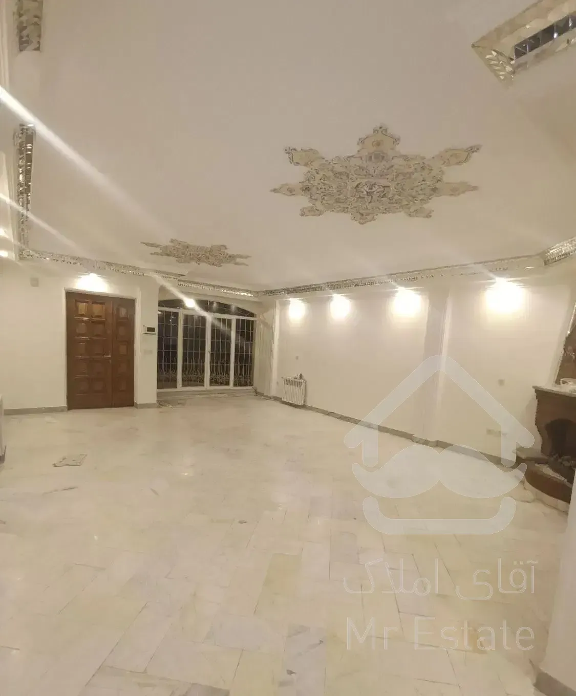 اپارتمان ۱۳۰ متر ۲ خواب تک واحدی / ۲ پارکینگ