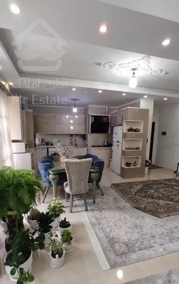 آپارتمان طبقه اول شهری خط کناره ساحل