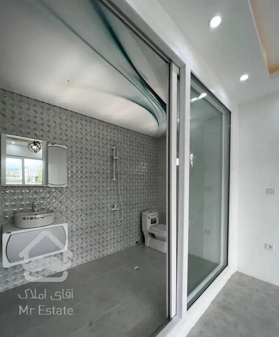 ویلا تریپلکس استخردار/نما مدرن /فاصله تا ساحل کم