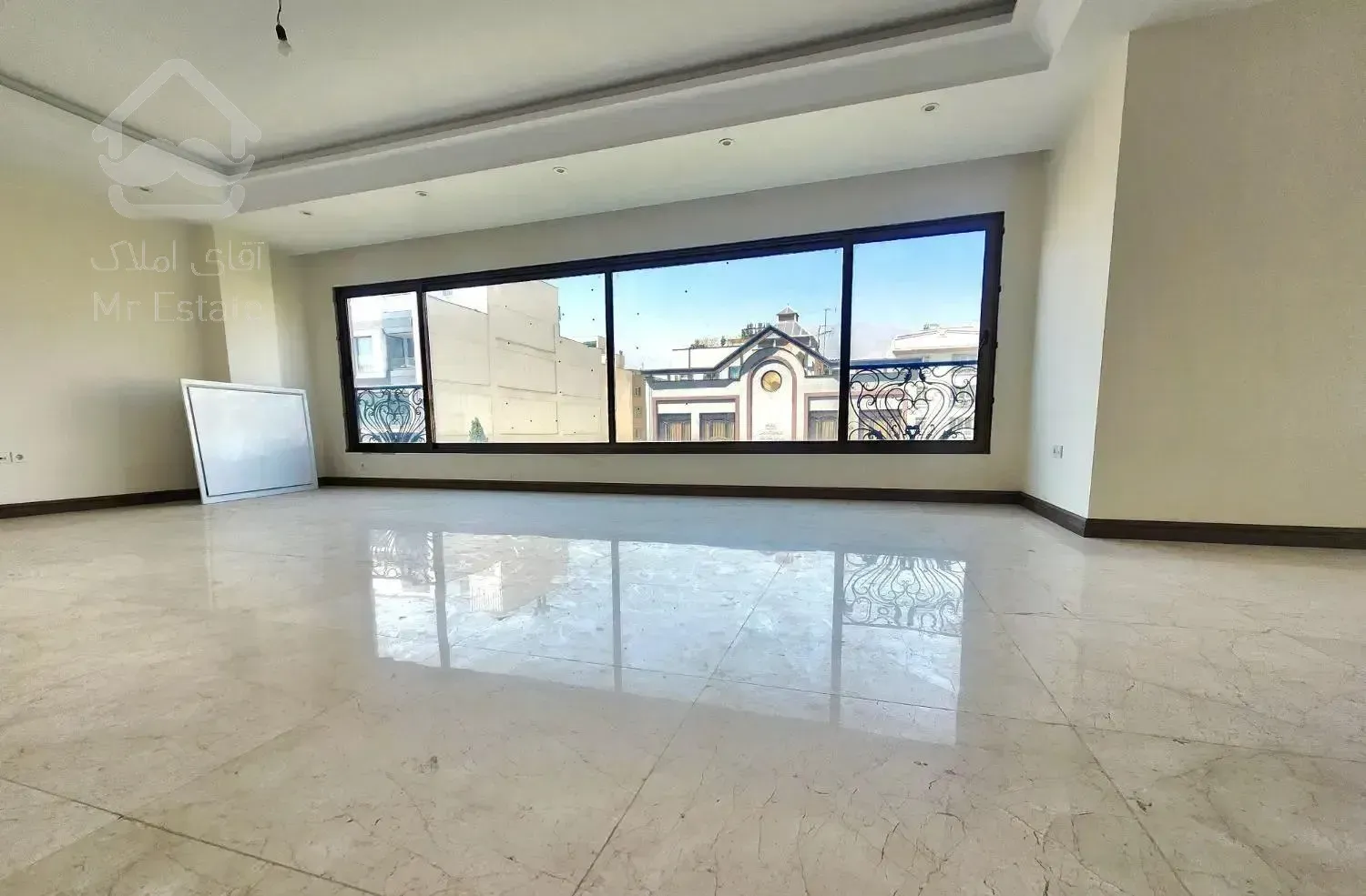 ۱۹۵ متر ۳ خواب*غرق نور *تاپ لوکیشن