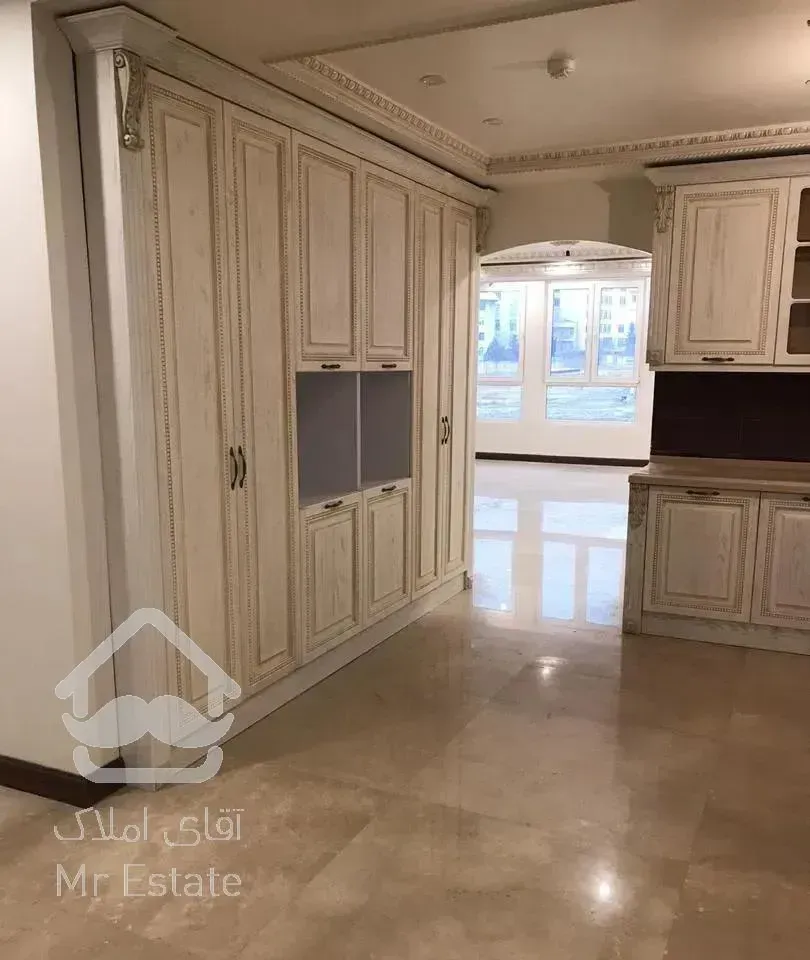 آپارتمان ۲۴۰ متر۴ خواب ۲ پارکینگ فول