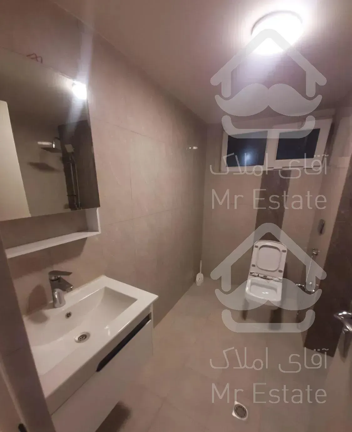 یوسف آباد میدان کلانتری ۱۵۰ متر شیک