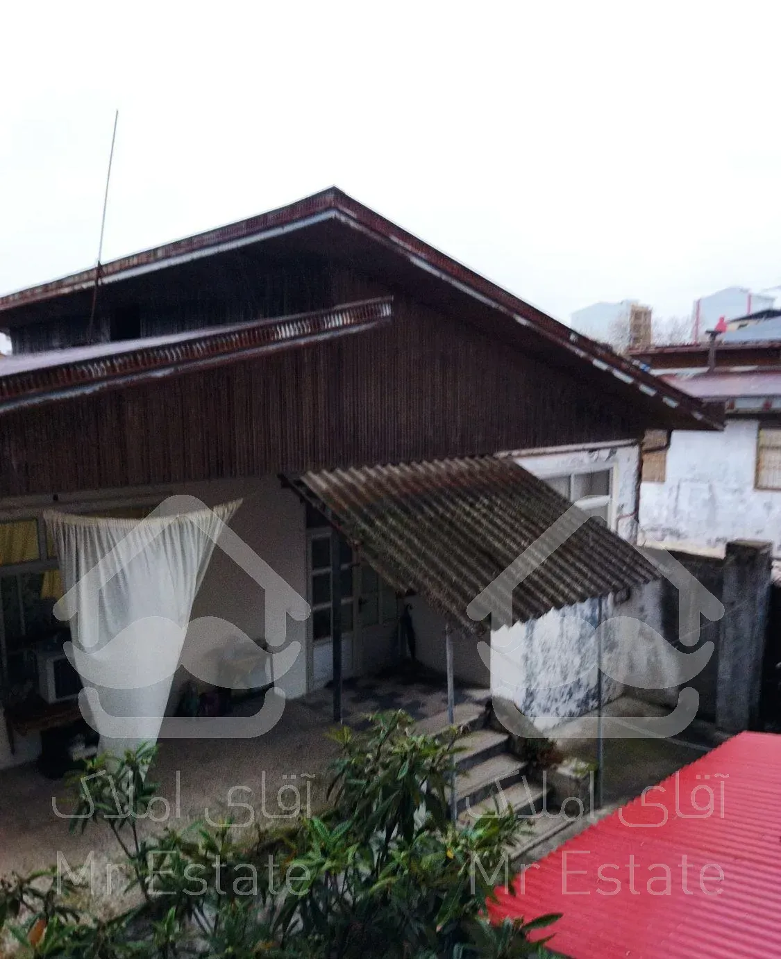 ویلای ۱۱۰مترزیربنا ودواتاق خوابه با درب ماشین رو