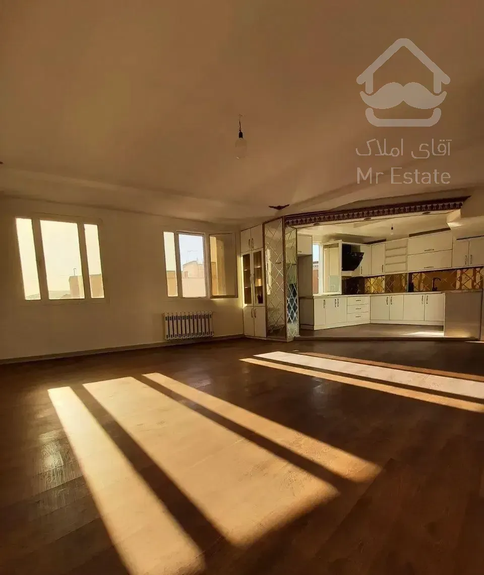 ۱۰۰ متر دو خواب نوساز فول امکانات غرق نور