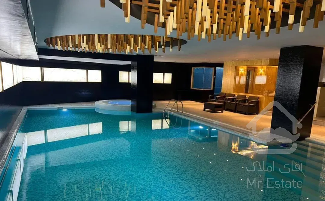 ۱۳۰ متر ۳ خواب ویو دار تاپ لوکیشن فول مشاعات