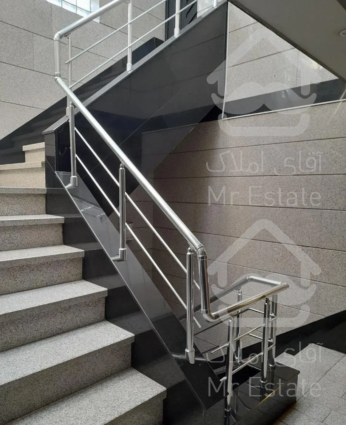 فروش ۷۴ متر / سند اداری / خیابان اصلی پاسداران