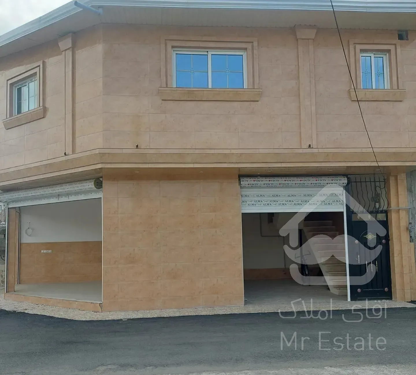 خونه ویلایی با مغازه و پارکینگ