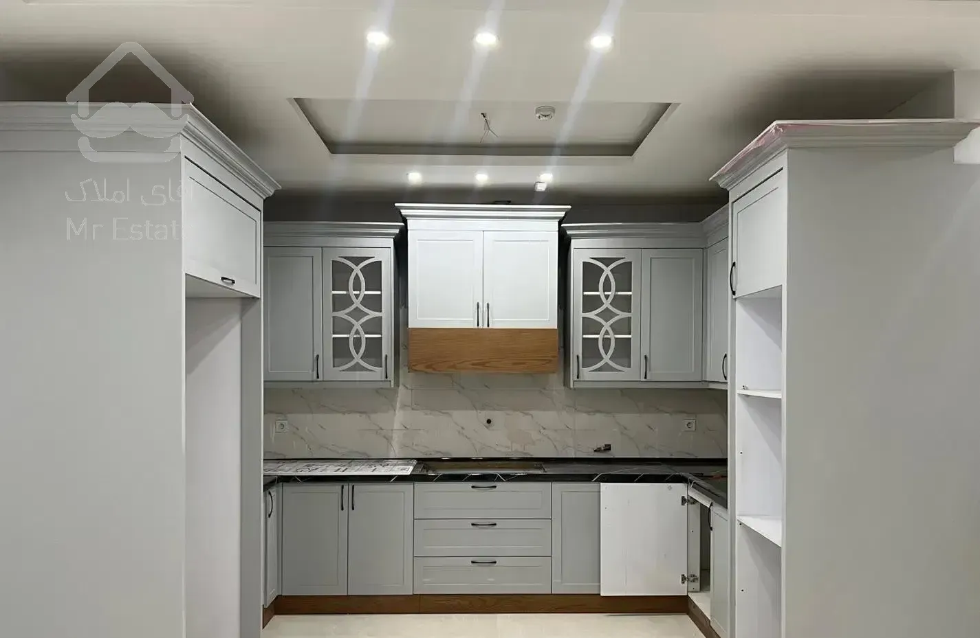 ۸۸ متر نورگیر و خوش‌نقشه فقط چند قدم تا برِخیابان