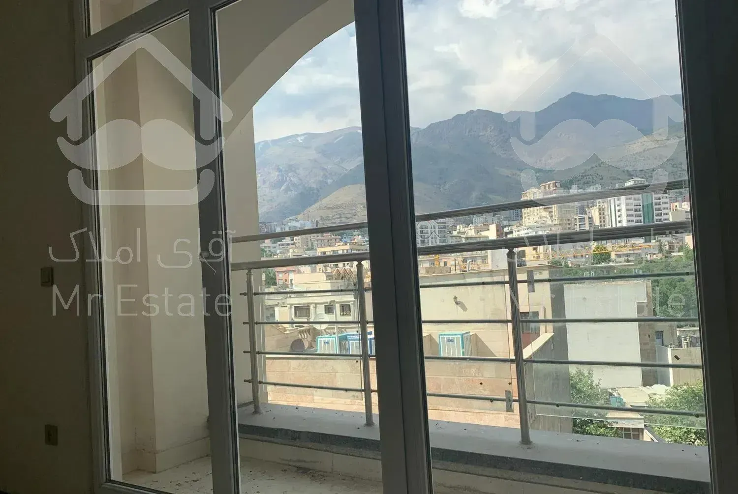 برج باغ نیاوران - ظهیرالدوله (۱۲۰ متر - ۲ خواب )